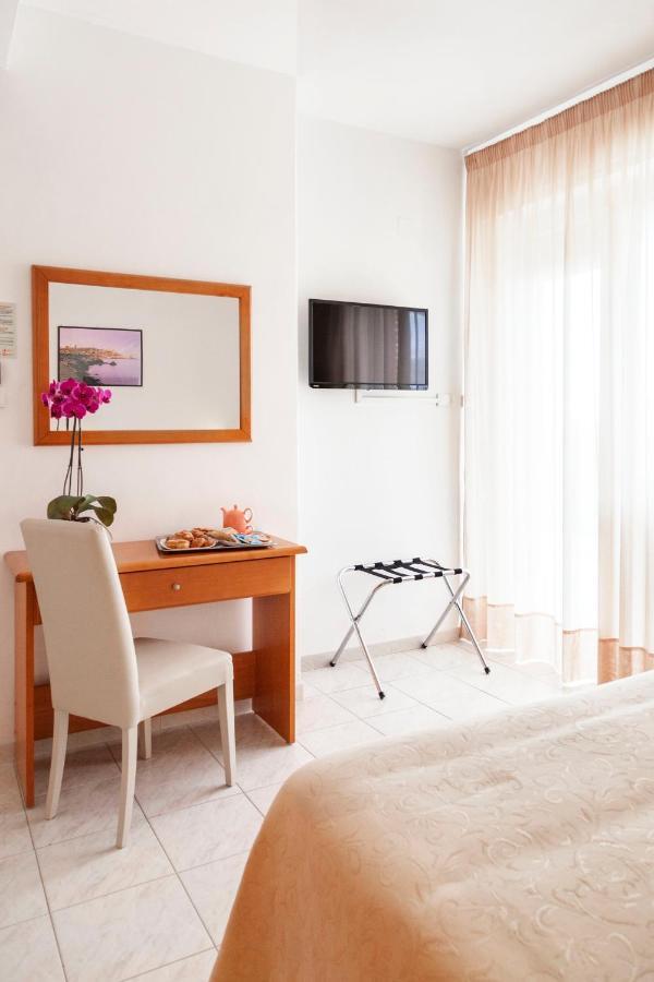 Hotel Viola Γκαέτα Εξωτερικό φωτογραφία