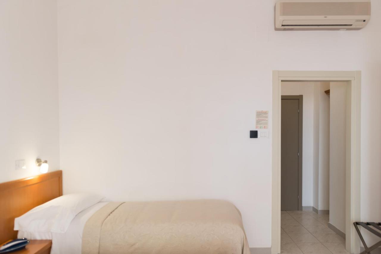 Hotel Viola Γκαέτα Εξωτερικό φωτογραφία