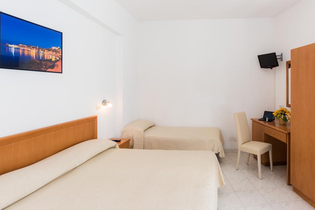 Hotel Viola Γκαέτα Εξωτερικό φωτογραφία